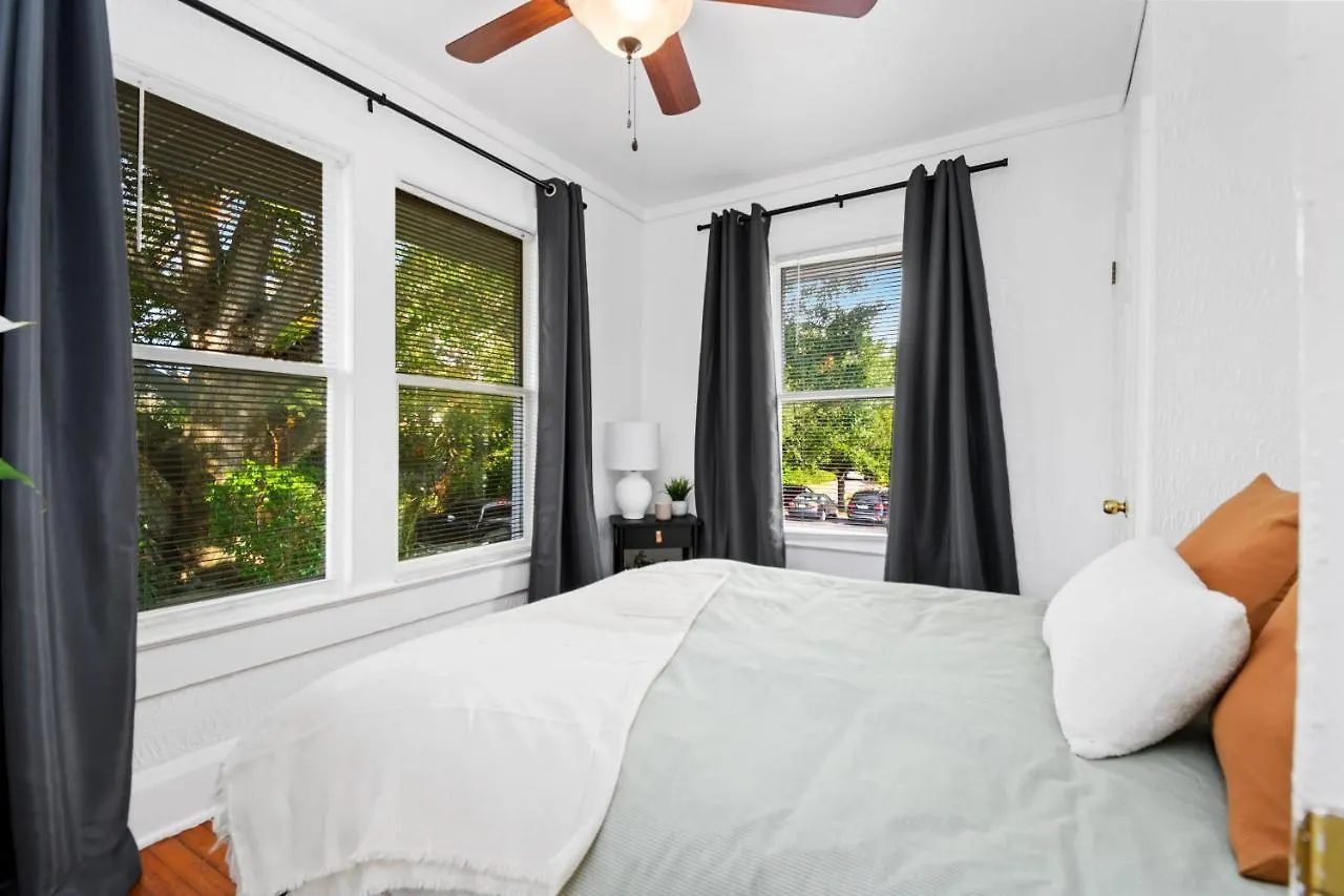 Apartment 1 Min Away From Bayshore, Sleeps 7 Tampa United States